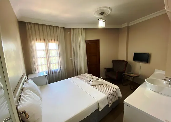 Mai Cunda Hotel Ayvalı