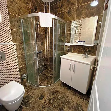 Mai Cunda Hotel 3*