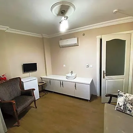 Hotel Mai Cunda 3*
