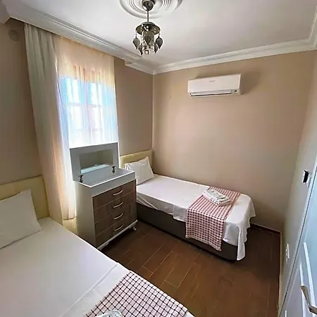 Hotel Mai Cunda 3*