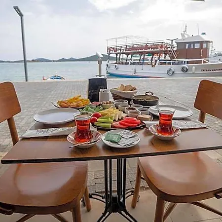 Mai Cunda Hotel